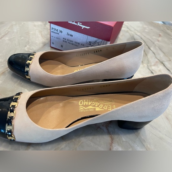 Ferragamo pump - Picture 10 of 11